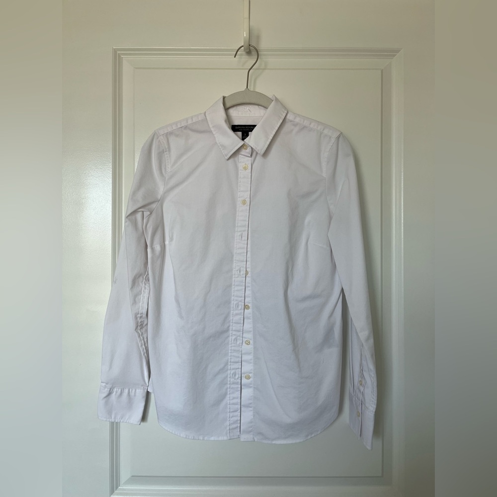 size 2 white Banana Republic long-sleeve button-down